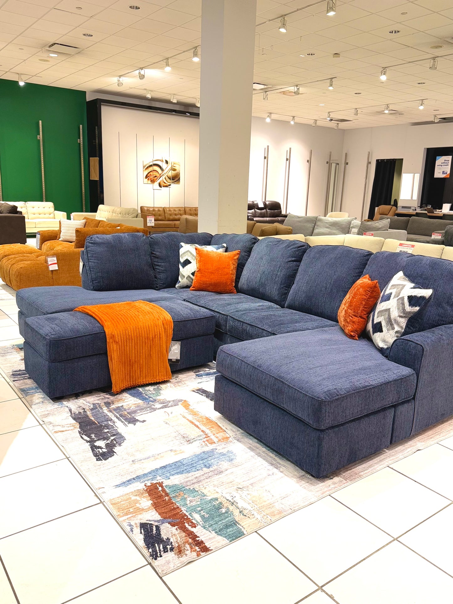 Ashley’s Albar Place Sectional w/ Double Chaise ☁️