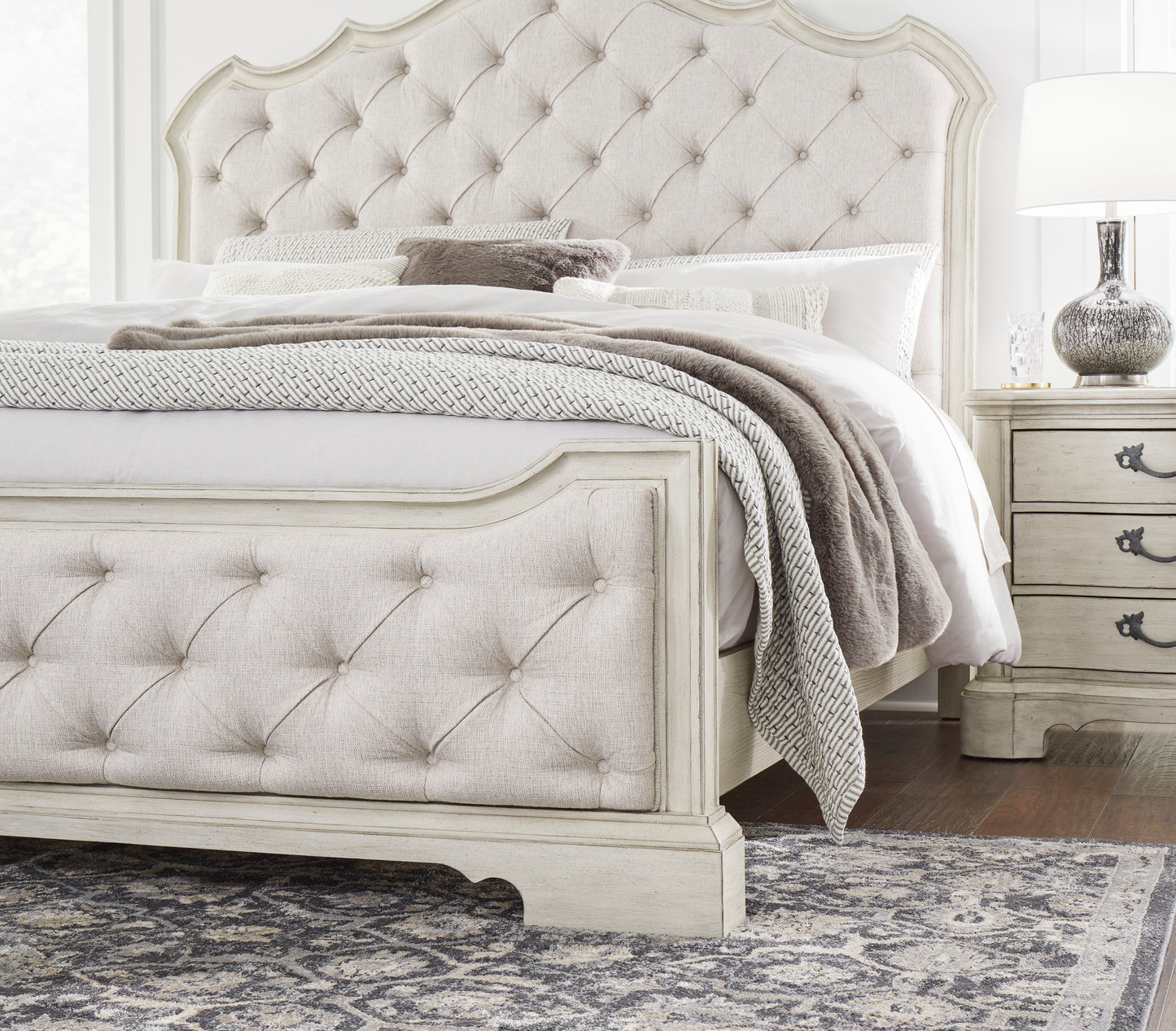 Arlendyne Upholstered Bed with Tufted Headboard