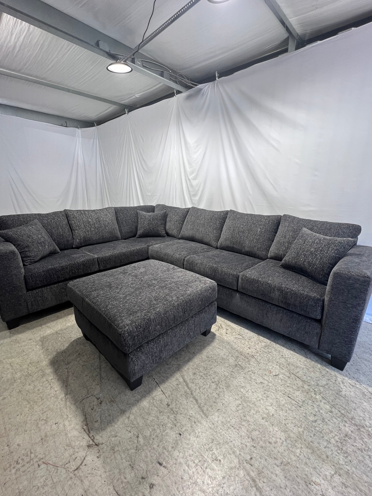 Gray Sectional W/ Ottoman