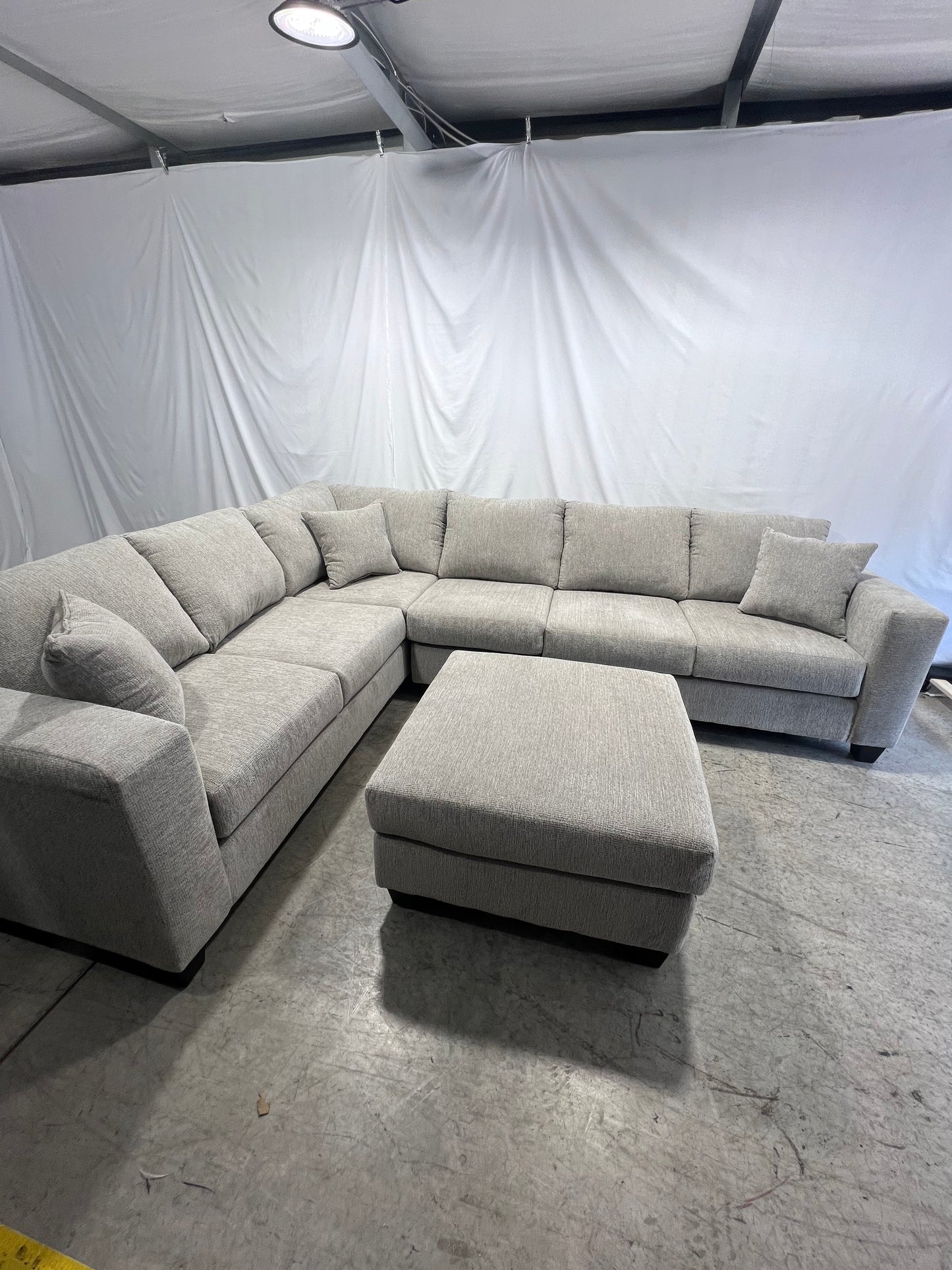 Gray Sectional W/ Ottoman