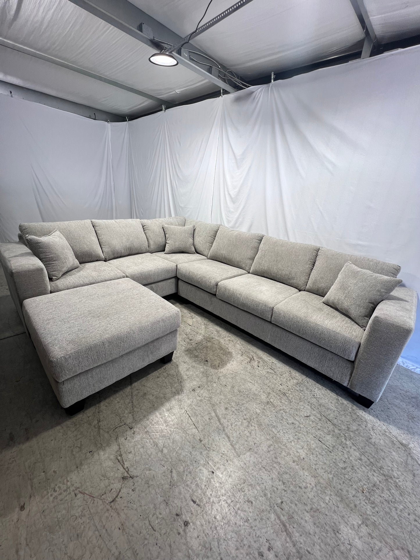 Gray Sectional W/ Ottoman