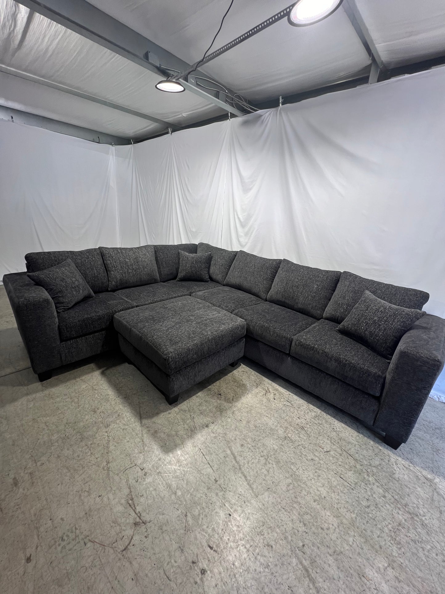 Gray Sectional W/ Ottoman