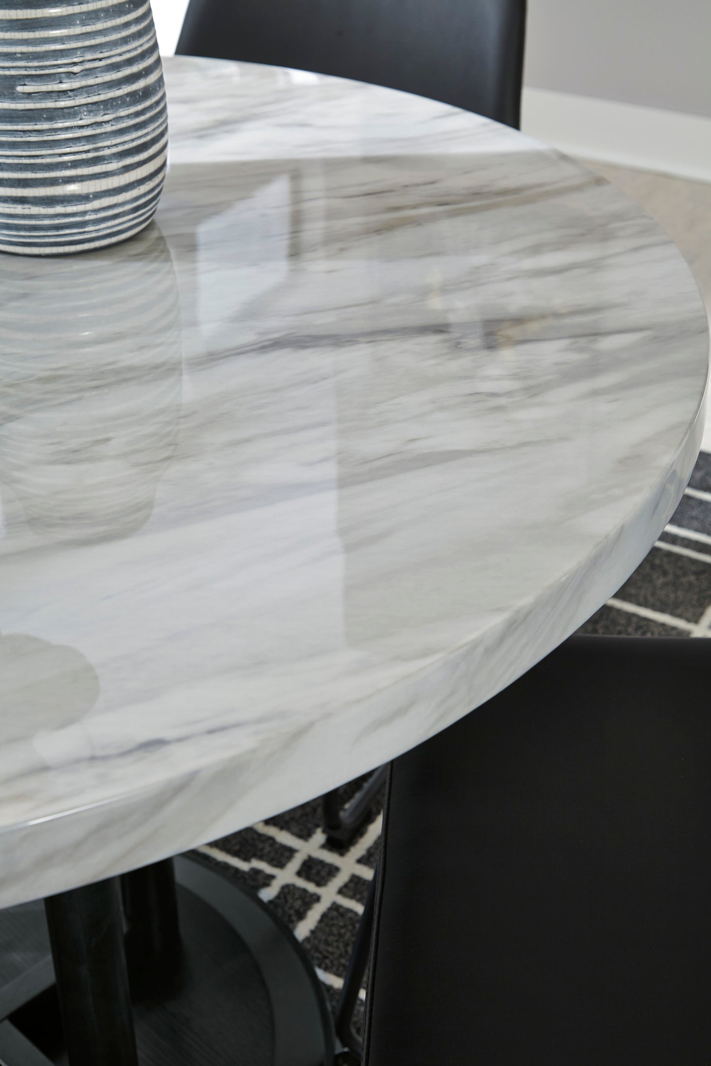 Centiar Faux Marble Round 5pc Dining Set