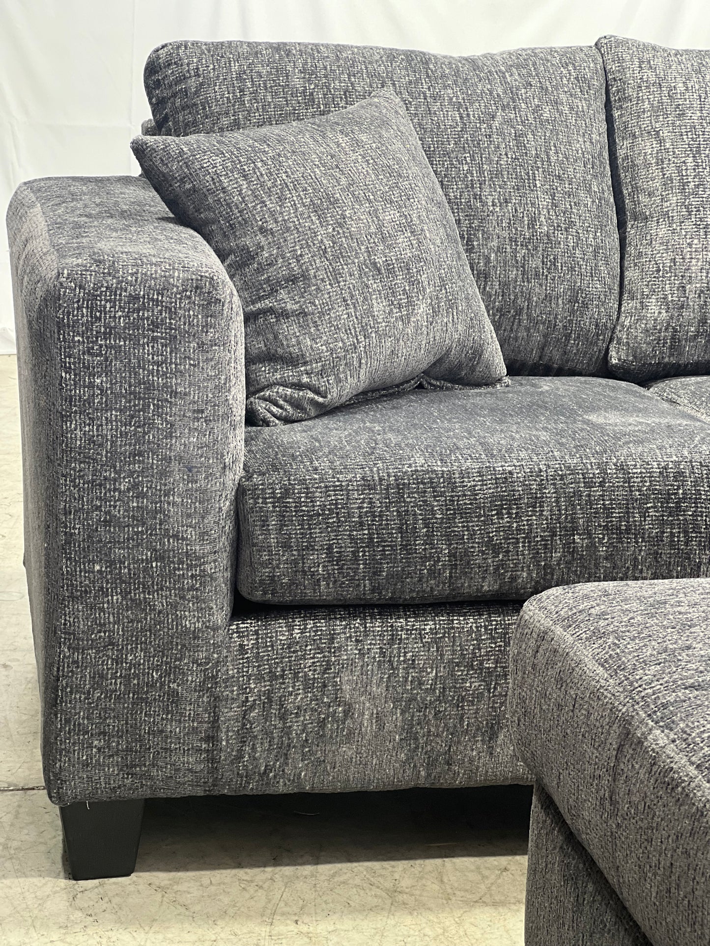 Gray Sectional W/ Ottoman