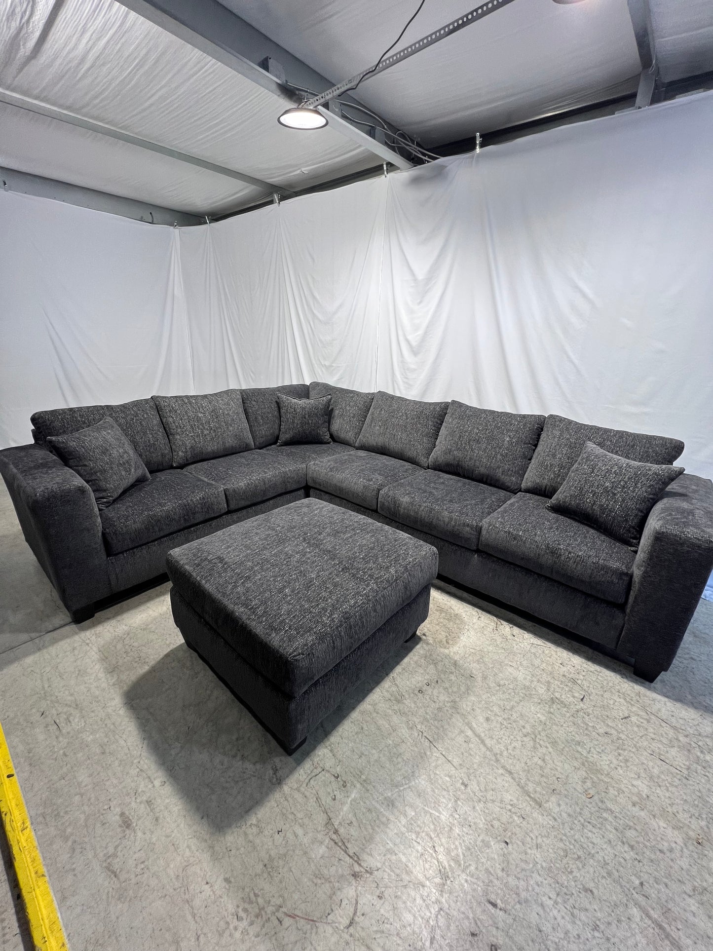 Gray Sectional W/ Ottoman