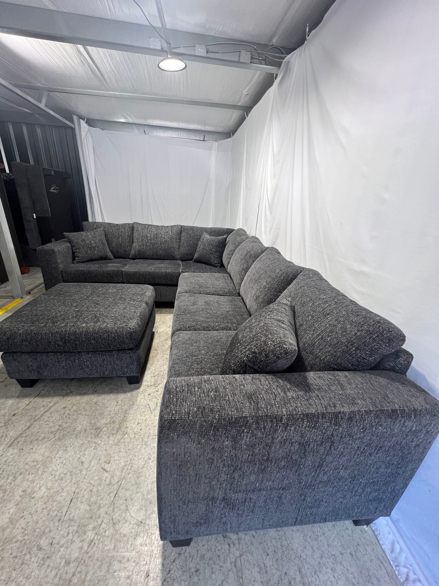 Gray Sectional W/ Ottoman